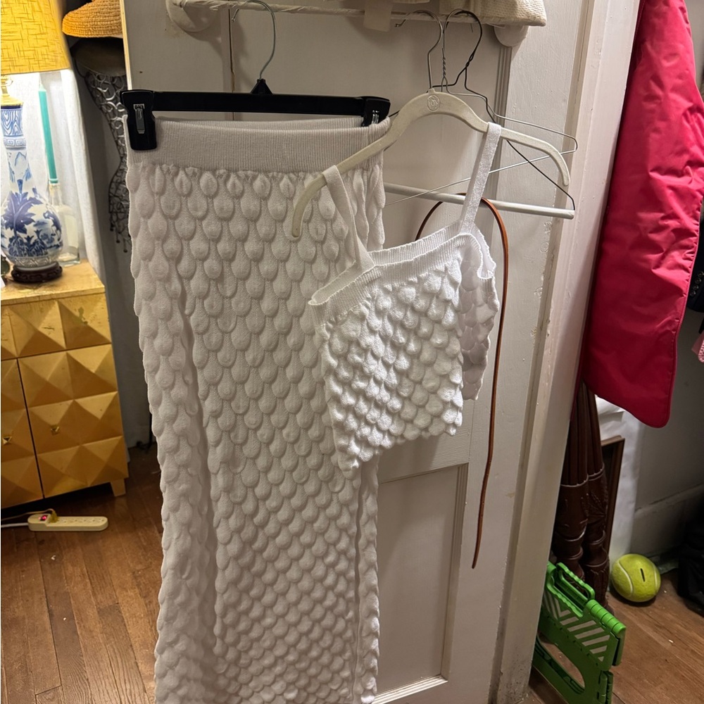 White Textured Set